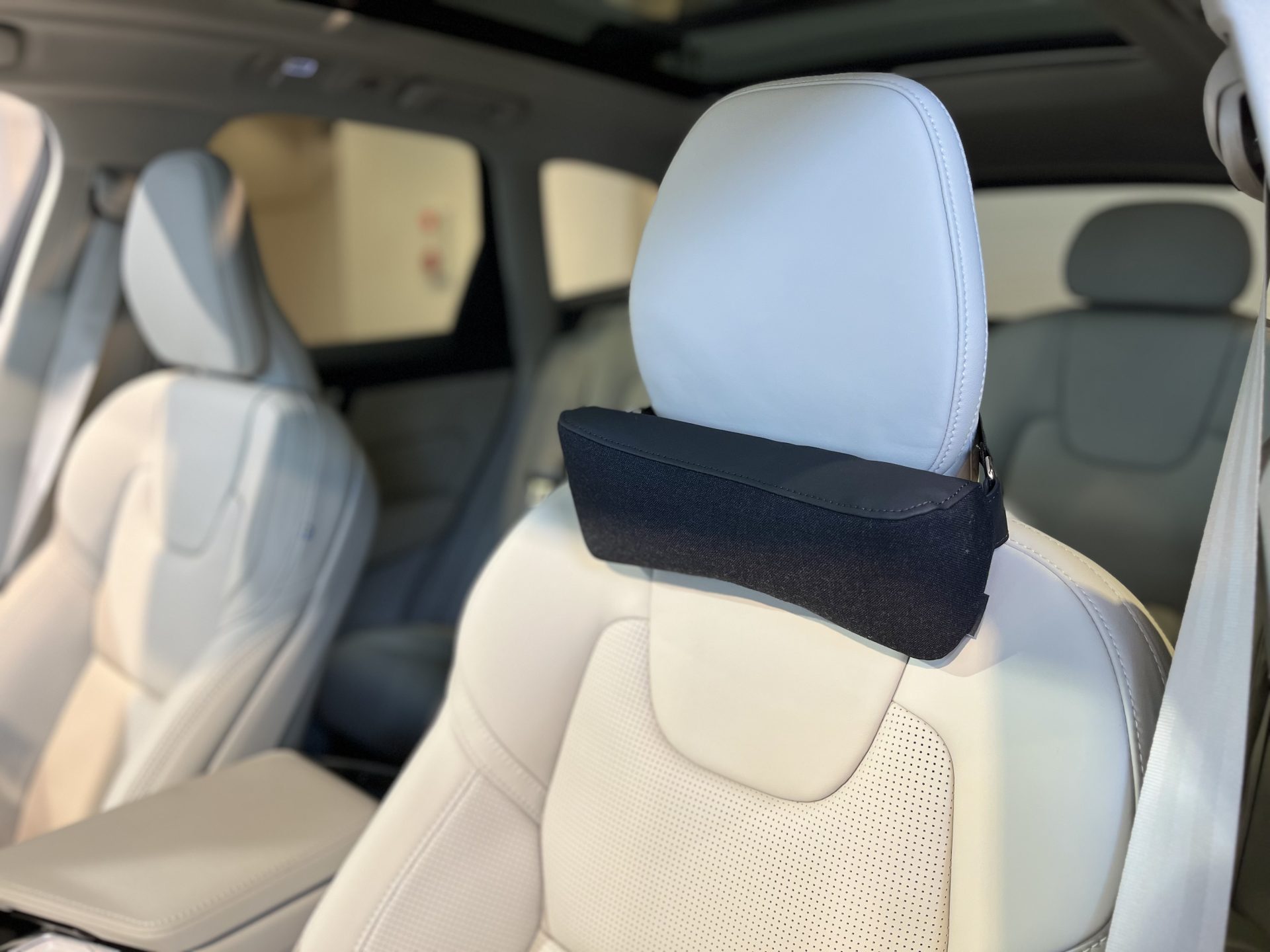 Volvo Accessory のご紹介 ～ネッククッション～ | ボルボ・カー 杉並